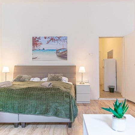 Ferienwohnung Comfortable 2BR Apt Near Schloss Schönbrunn Wien Exterior foto