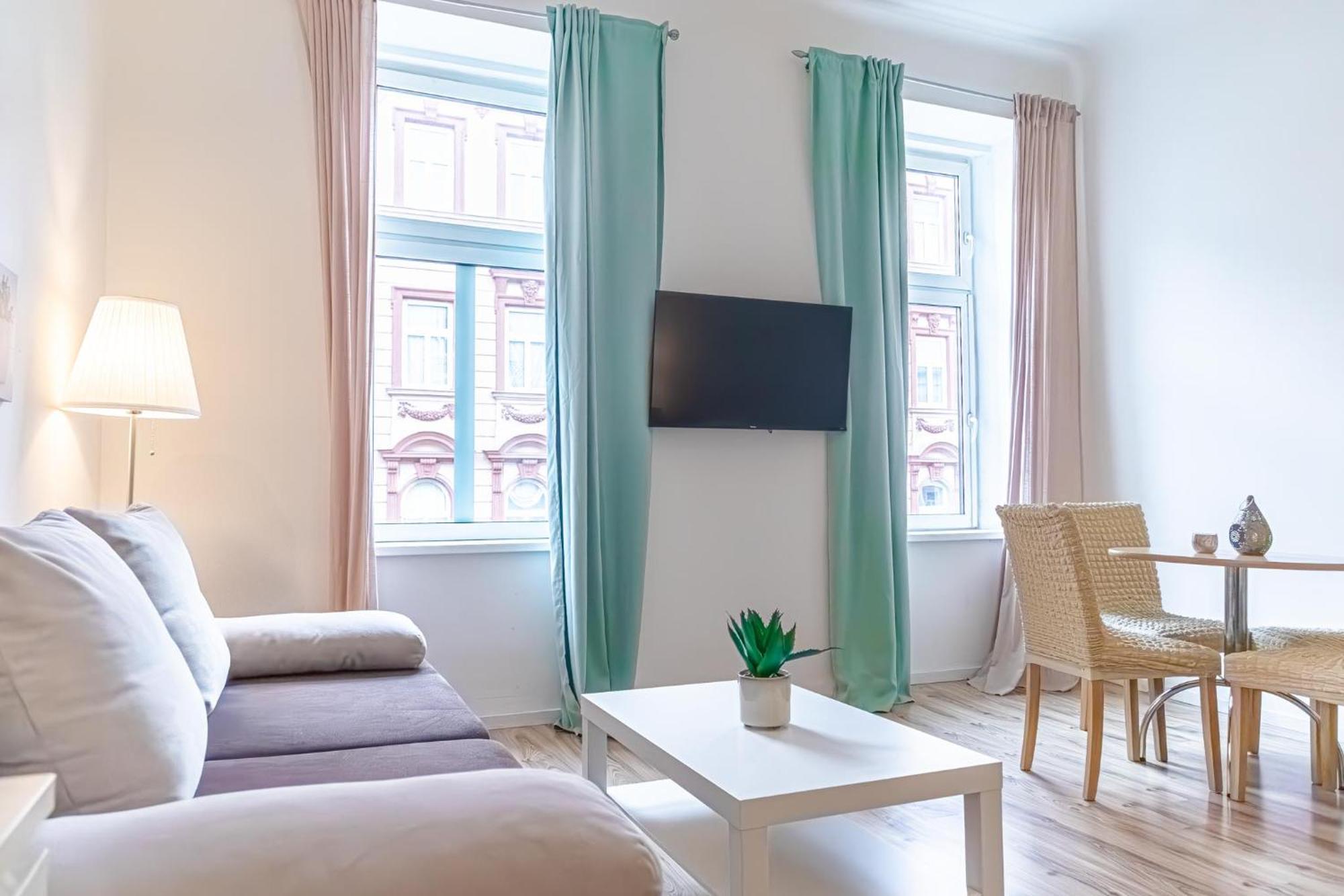 Ferienwohnung Comfortable 2BR Apt Near Schloss Schönbrunn Wien Exterior foto