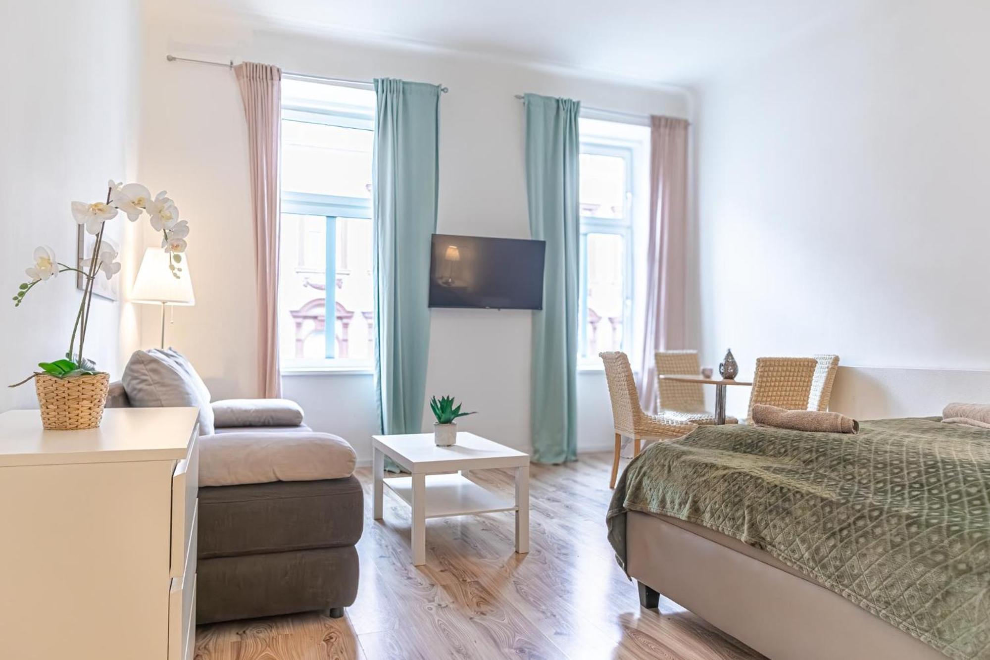 Ferienwohnung Comfortable 2BR Apt Near Schloss Schönbrunn Wien Exterior foto