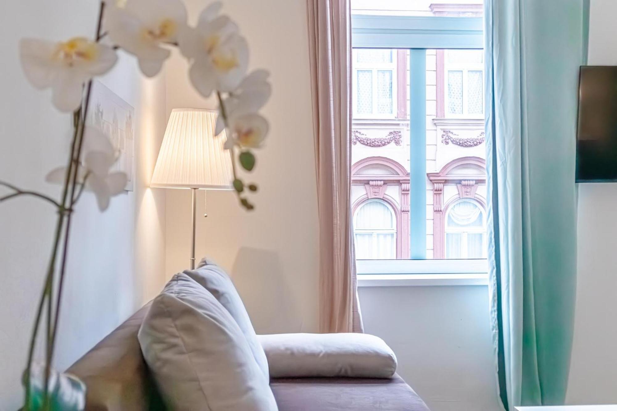 Ferienwohnung Comfortable 2BR Apt Near Schloss Schönbrunn Wien Exterior foto